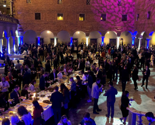 Stockholm-City-Hall-people socializing